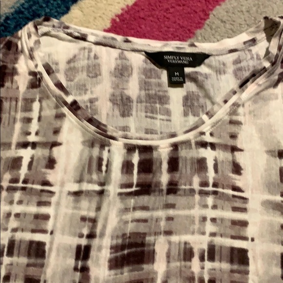 NWT Women’s Medium Simply Vera Printed Tee - Picture 4 of 7